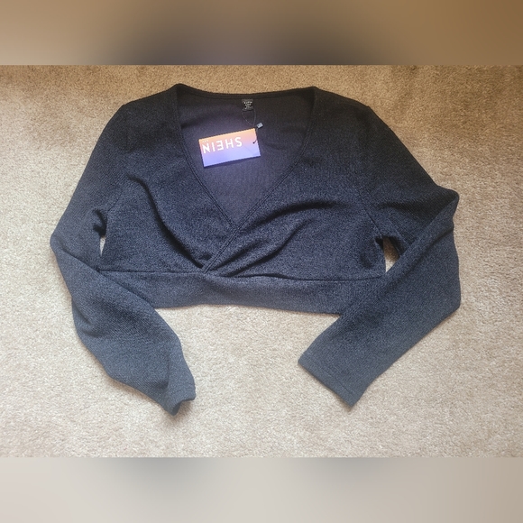 Shein Plus Size Crop Top sweater material - Picture 2 of 6